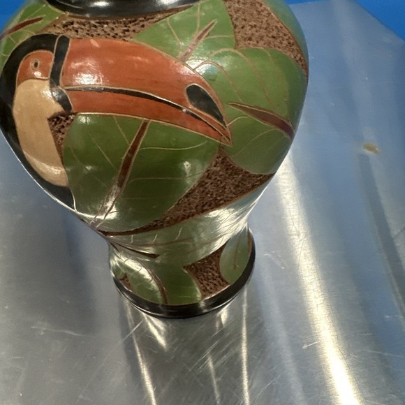 VINTAGE FOLK ART ANIMAL THEMED POTTERY VASE 6.5 Green - Picture 3 of 6